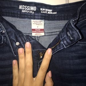 Juniors size 7 skinny jeans
